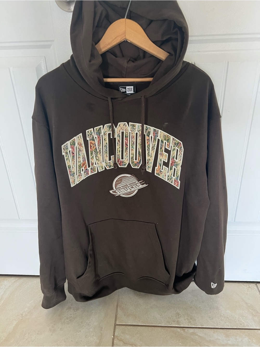 Vancouver Canucks Hoodie - Brown - Picture 1 of 2